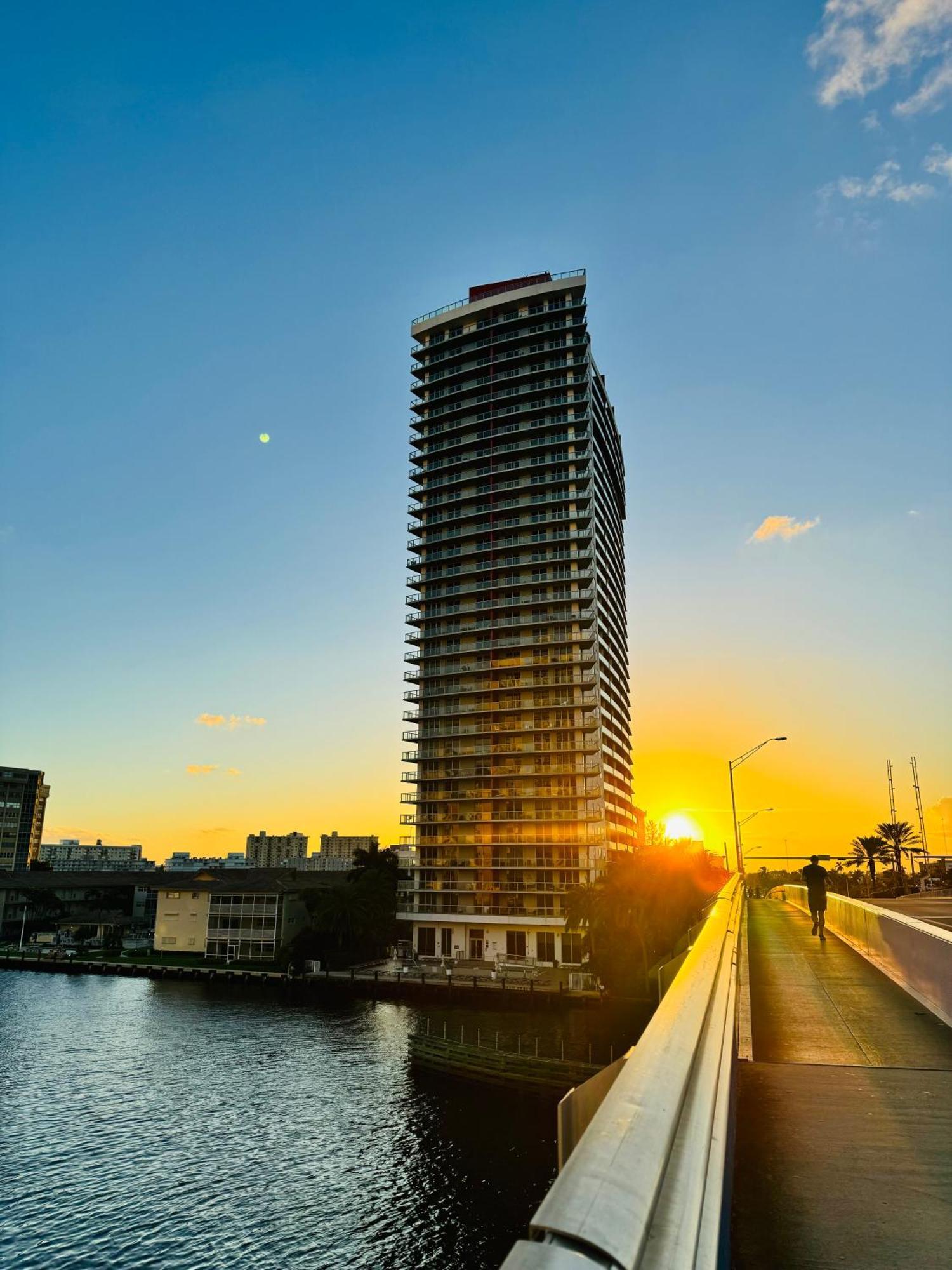 Beachwalk Resort & Condos Hallandale Beach Ngoại thất bức ảnh